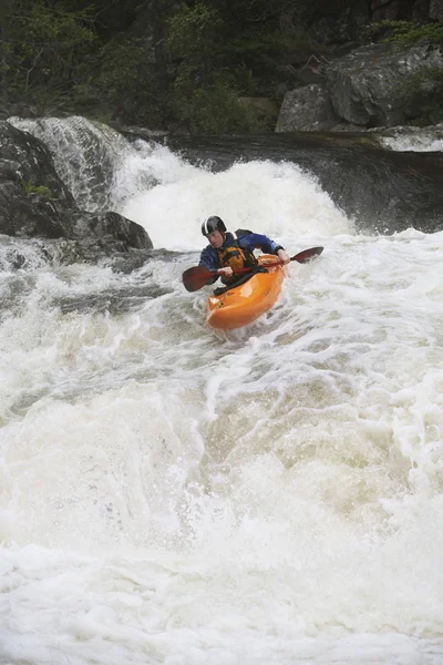 Kayaker in Rapide — Foto Stock