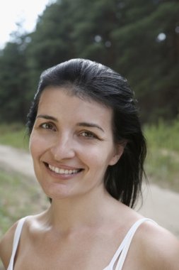 gülümseyen kadın