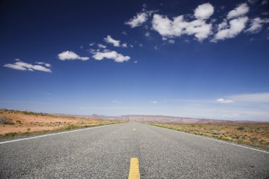 yol çöl yoluyla