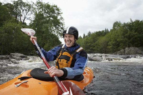 Kayaker en el río — Foto de Stock