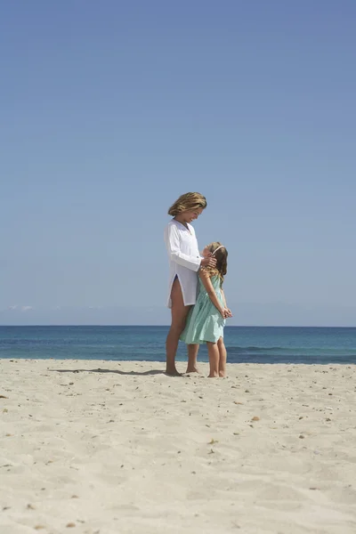 Mother and daughter standing — Stock Photo, Image