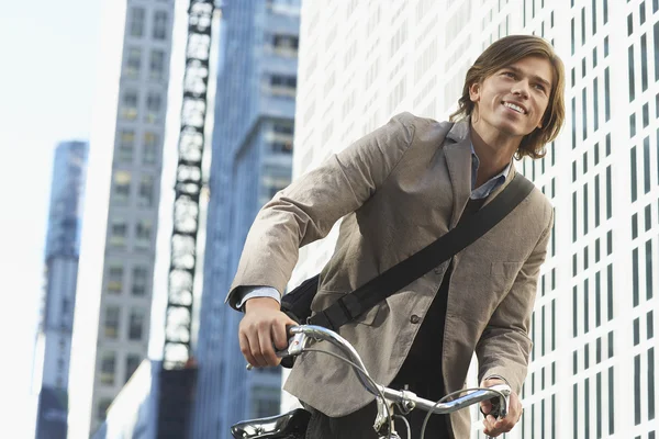 Uomo in bicicletta — Foto Stock