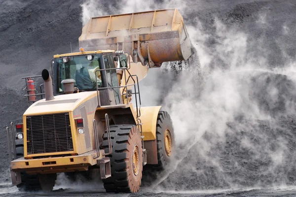 Loaded dumper truck — Stock Photo, Image