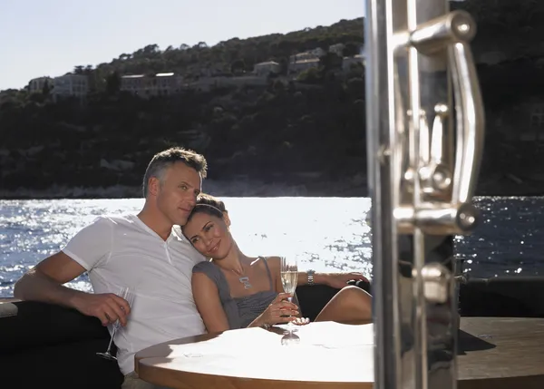 Couple Drinking Champagne — Stock Photo, Image