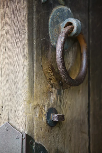 神社のドアのノブ — ストック写真