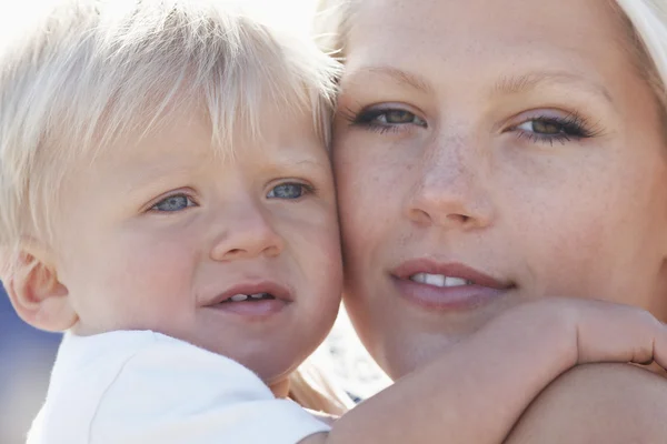 Mãe e filho — Fotografia de Stock