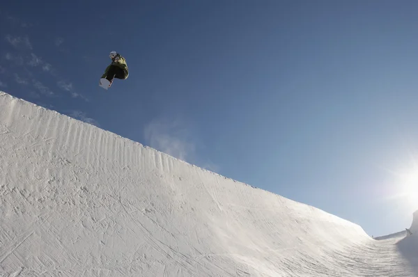 Adolescente snowboarder — Foto de Stock