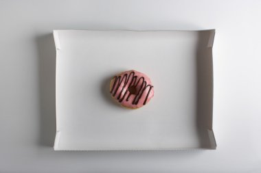 cardbard kutusunda tek halka