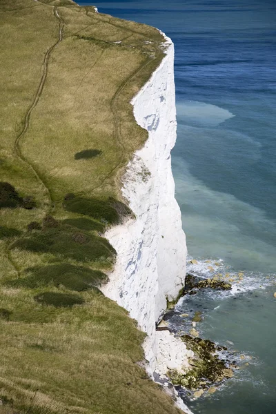 Groene kust cliff — Stockfoto