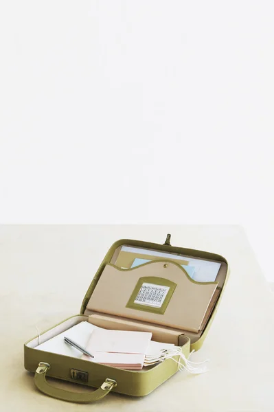 文房具のスーツケース — ストック写真