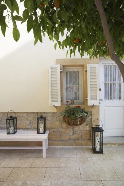 Terrasse des Hauses im Kolonialstil — Stockfoto