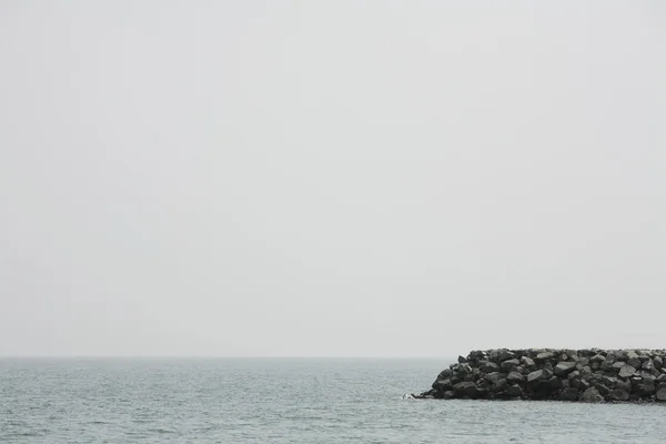 Rock jetty, Fujairah — Stock Photo, Image