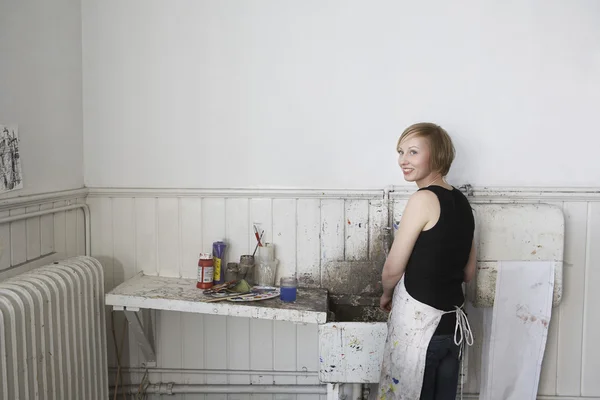 Artist cleaning tools — Stock Photo, Image