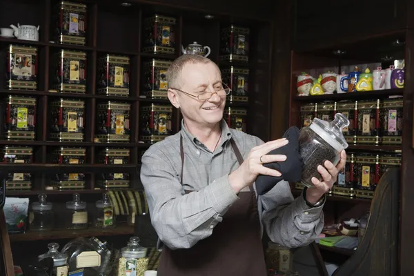 Propietario de la tienda de té — Foto de Stock