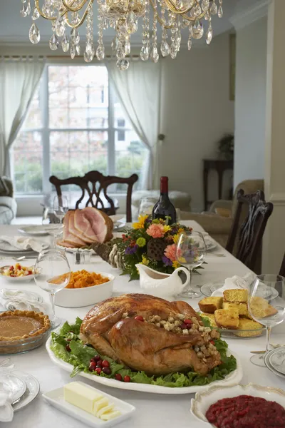 Dankbarkeitsdinner auf dem Tisch — Stockfoto