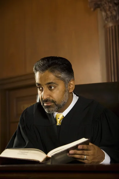 Judge in a courtroom — Stock Photo, Image