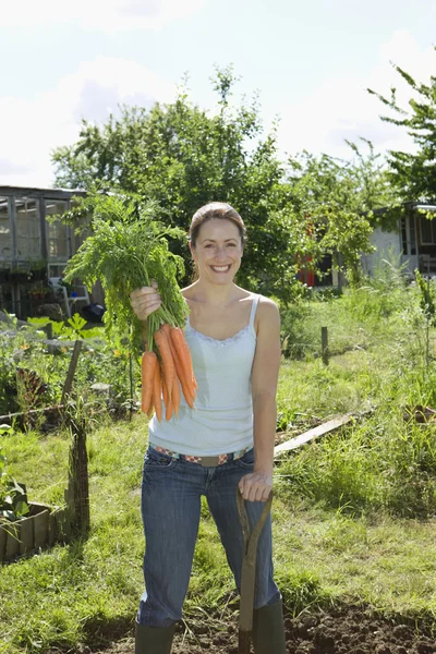 Woman gardening — Stock Photo, Image