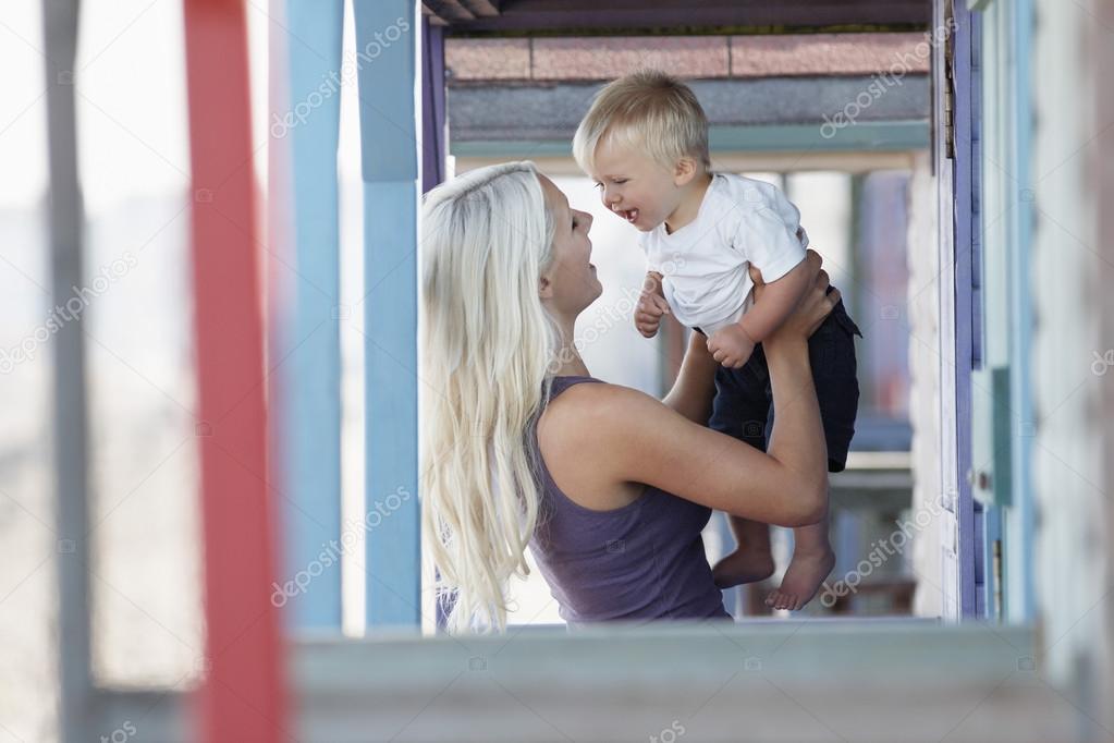 fils et maman datant
