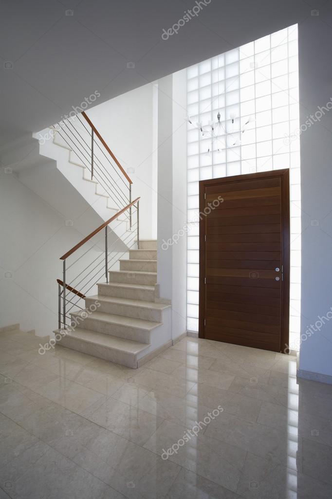 Залы С Лестницей Фото