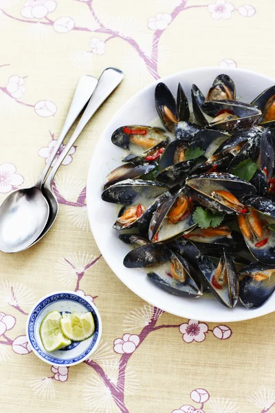 Mejillones en plato — Foto de Stock