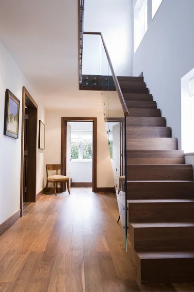 Treppe im Haus — Stockfoto