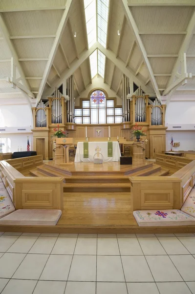 Modern kyrka interiör — Stockfoto