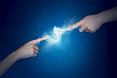 iki parmak dokunuyor