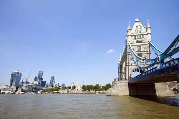 Tower Bridge w Londynie — Zdjęcie stockowe