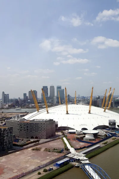 Arena e Canary Wharf Skyline — Fotografia de Stock