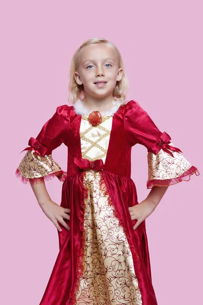Flicka klädd i princess dräkt — Stockfoto