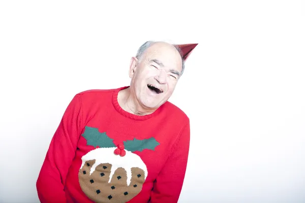 Uomo anziano che indossa un maglione di Natale — Foto Stock