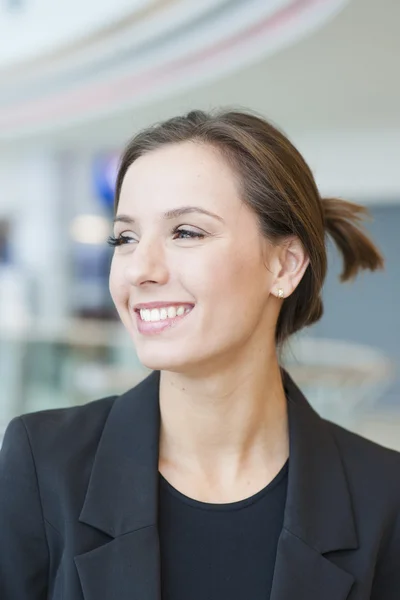 Mujer de negocios sonriente — Foto de Stock