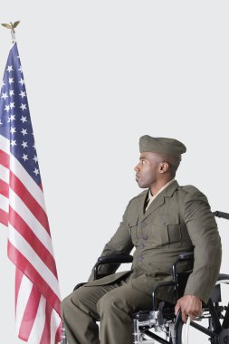 Amerikan bayrağı, seyir tekerlekli sandalyede asker