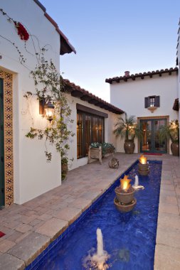 Villa court yard çeşmeler ile