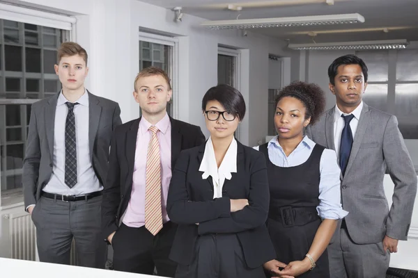 Grupo empresarial multiétnico no escritório — Fotografia de Stock