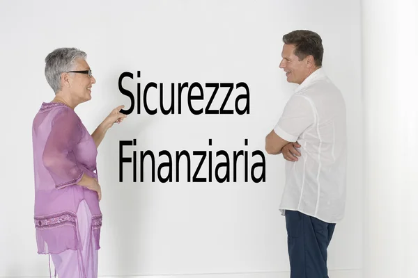 Couple discutant de sécurité financière — Photo