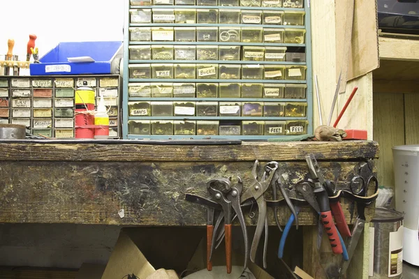 Traditional shoemaker workshop — Stock Photo, Image