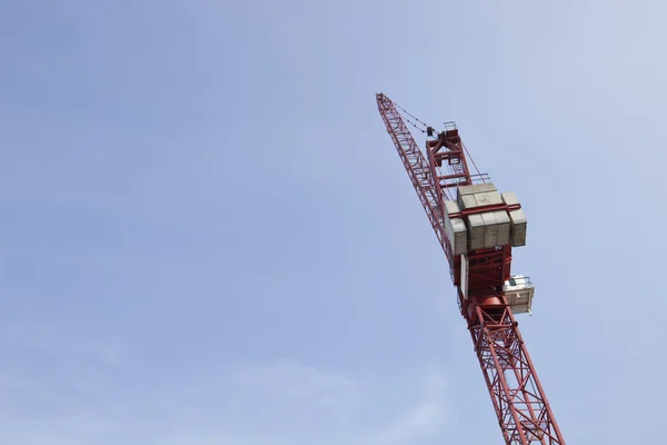 Grúa contra el cielo — Foto de Stock