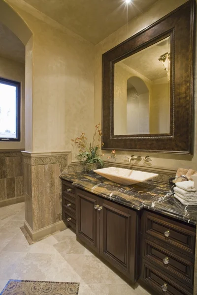 Dark brown bathroom — Stock Photo, Image