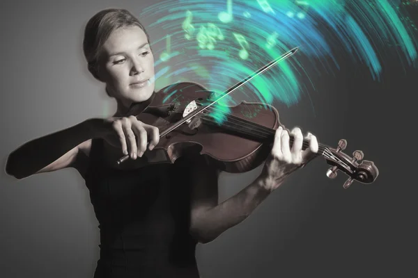 Mulher tocando violino — Fotografia de Stock