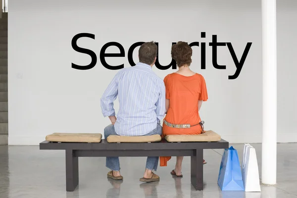 Paar - veiligheid in de toekomst — Stockfoto