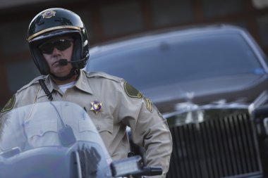 Devriye memuru polis eskortu