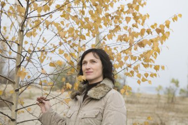 Kadın holding ağaç