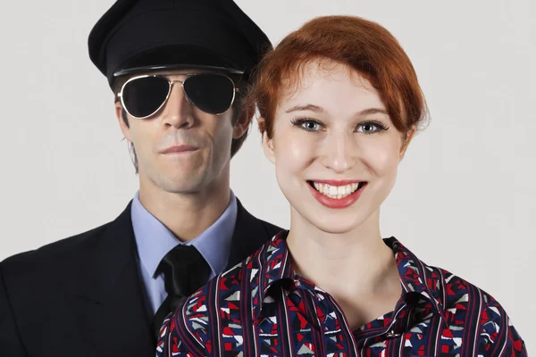 Flight attendant and pilot — Stock Photo, Image