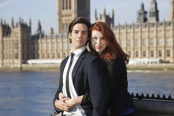 Casal de negócios contra torre Big Ben — Fotografia de Stock