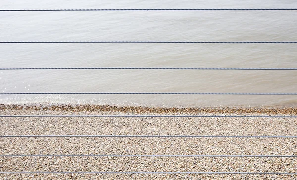 Řeka Temže a oblázkovou pláž — Stock fotografie