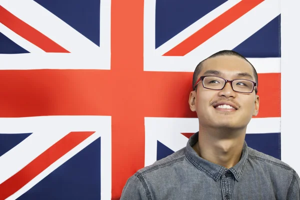 Man mot brittiska flaggan — Stockfoto