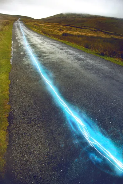 Cable de fibra óptica corriendo Campo — Foto de Stock