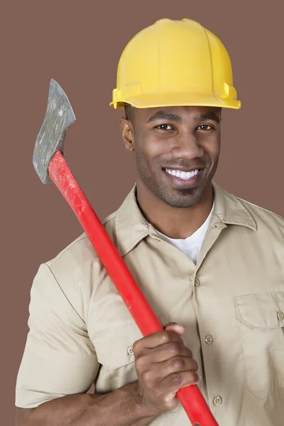 African man holding axe — Stock Photo, Image