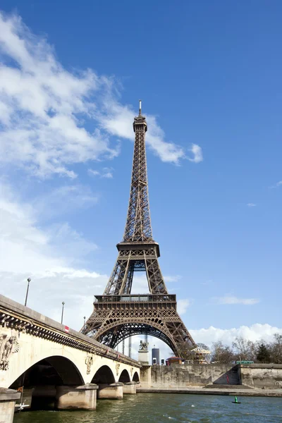 Eiffel wieża i river seine — Zdjęcie stockowe